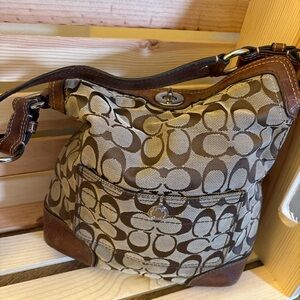 👜 Coach Signature Hobo Bag Brown Jacquard Leather Trim Style 10981